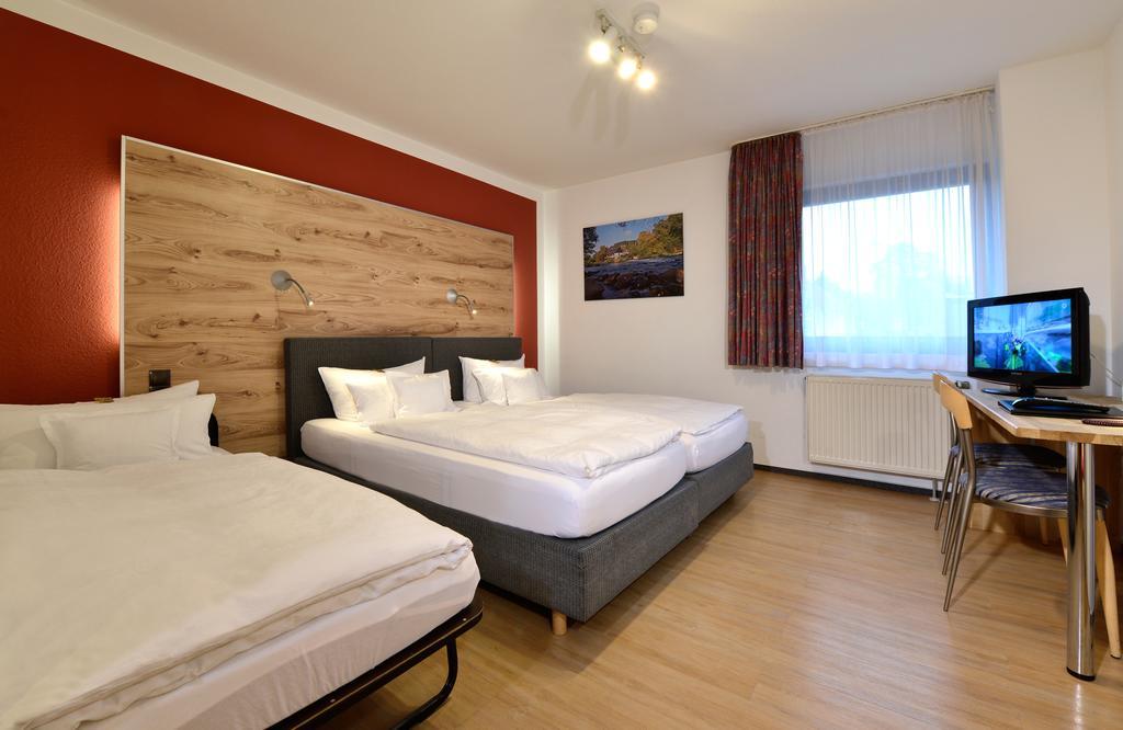 ברגיש גלאדבך Hotel & Wirtshaus Hansen מראה חיצוני תמונה