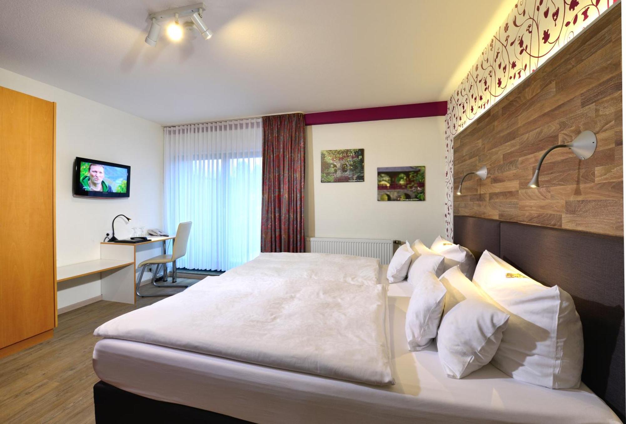 ברגיש גלאדבך Hotel & Wirtshaus Hansen מראה חיצוני תמונה
